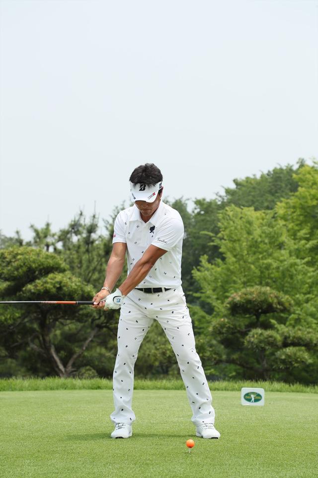 画像5: 宮本勝昌の飛んで曲がらない「立て立て」スウィング【勝者のスウィング】