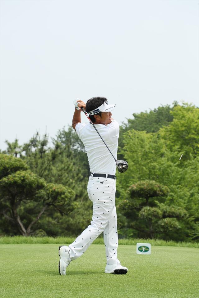 画像28: 宮本勝昌の飛んで曲がらない「立て立て」スウィング【勝者のスウィング】