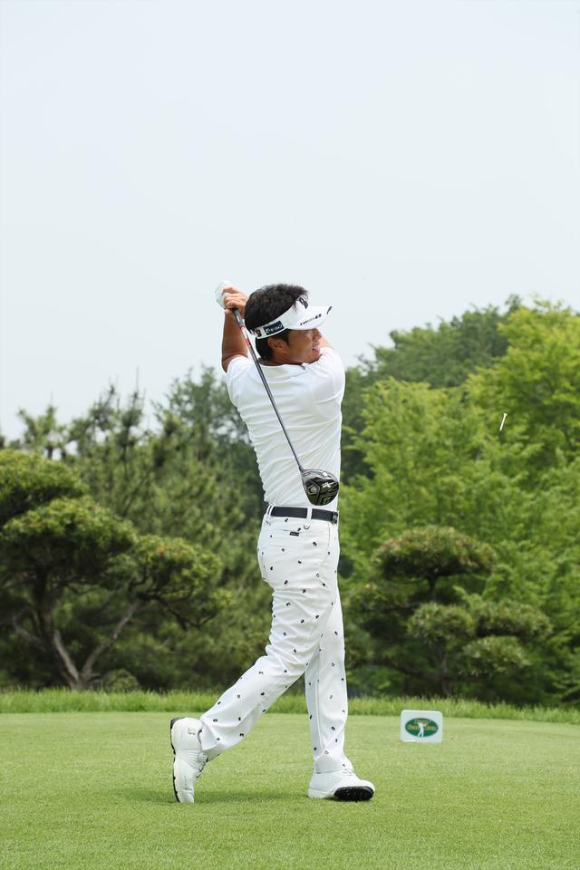 画像26: 宮本勝昌の飛んで曲がらない「立て立て」スウィング【勝者のスウィング】