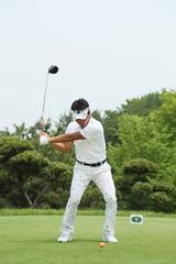 画像18: 宮本勝昌の飛んで曲がらない「立て立て」スウィング【勝者のスウィング】