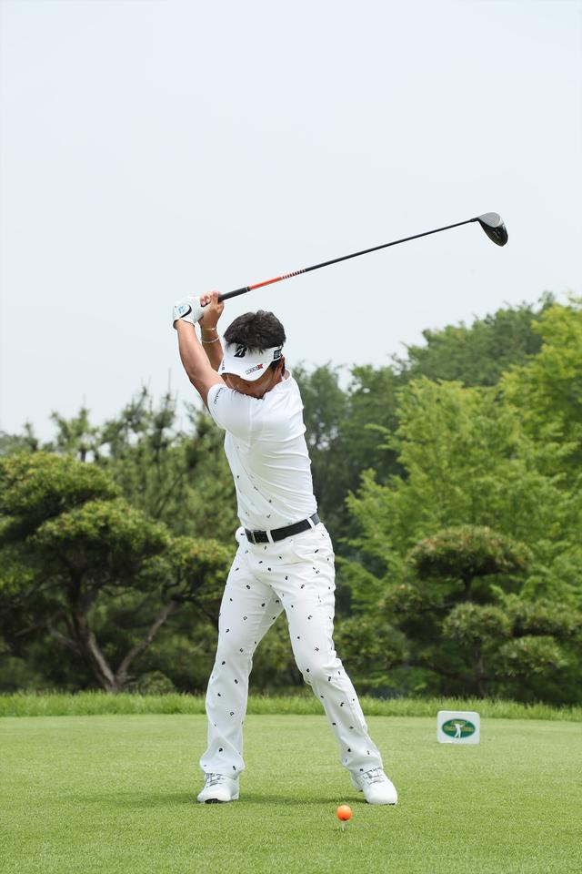 画像15: 宮本勝昌の飛んで曲がらない「立て立て」スウィング【勝者のスウィング】