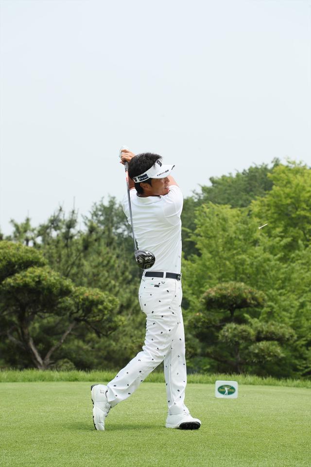画像25: 宮本勝昌の飛んで曲がらない「立て立て」スウィング【勝者のスウィング】