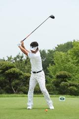 画像12: 宮本勝昌の飛んで曲がらない「立て立て」スウィング【勝者のスウィング】
