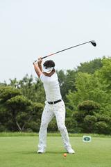画像16: 宮本勝昌の飛んで曲がらない「立て立て」スウィング【勝者のスウィング】