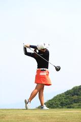 画像22: 切り返しは左ひざ。比嘉真美子の「前傾キープ!」を見習おう【勝者のスウィング】