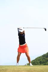 画像13: 切り返しは左ひざ。比嘉真美子の「前傾キープ!」を見習おう【勝者のスウィング】