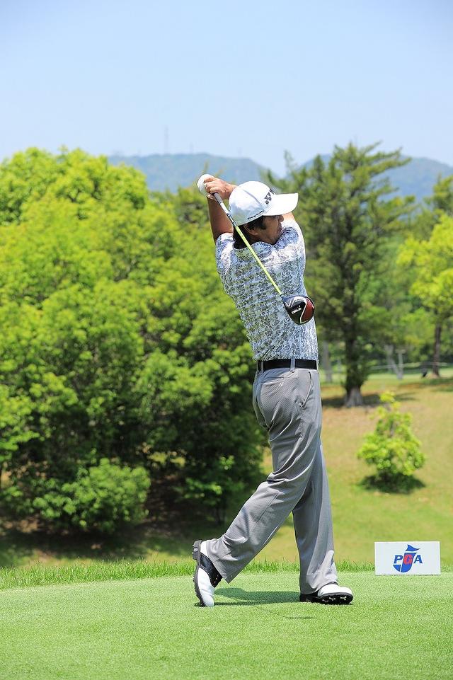 画像11: まるで別人!? 米山剛、シニア二連勝を導いた驚異の「スウィング大改造」【勝者のスウィング】