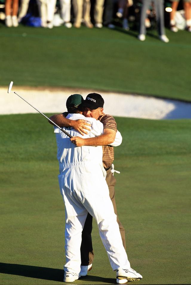画像: メジャー挑戦54回目にして初めての栄冠に輝いた98年マスターズ(写真:1998年マスターズ 最終日)