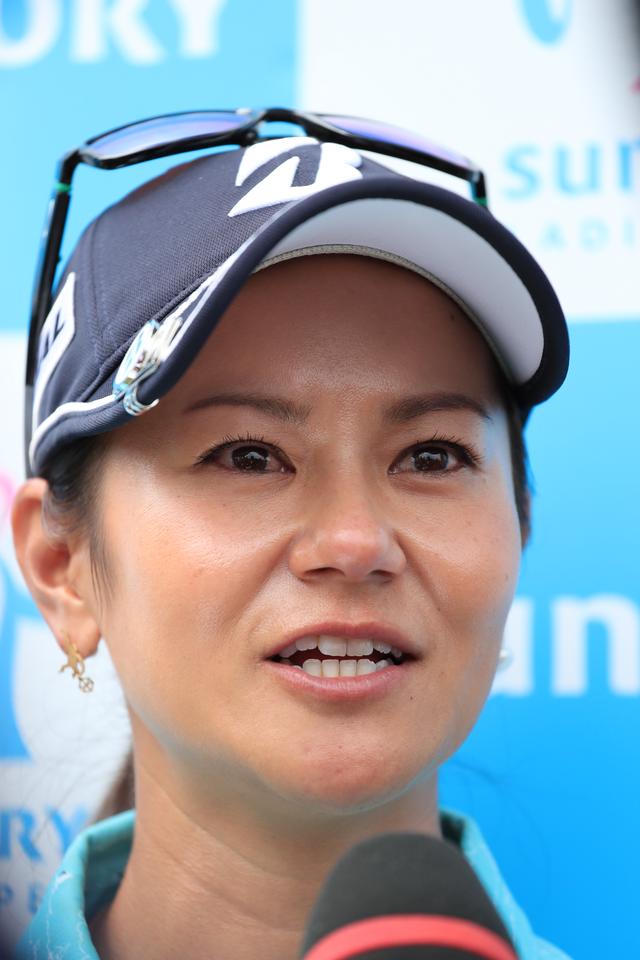 画像: 最終日のプレーを終えて、涙を見せた6月のサントリーレディスが「国内最終戦」となった