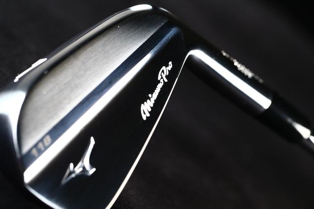 画像: ミズノプロ118。ミズノといえばマッスルバック。その最新形にして、完成形だ