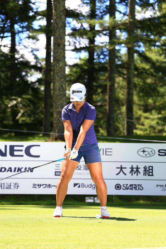 画像3: 振ったら振った分だけ飛ぶ! 畑岡奈紗のゆるまない両わき【勝者のスウィング】