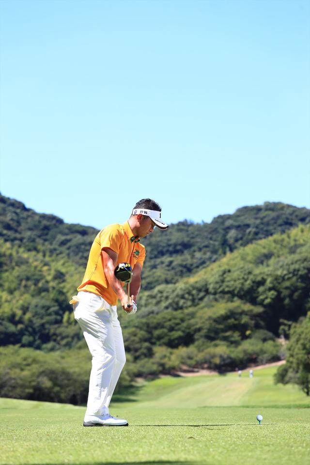 画像5: 片岡大育の超正確ショットの秘密。“右ベタ足”の作り方【勝者のスウィング】