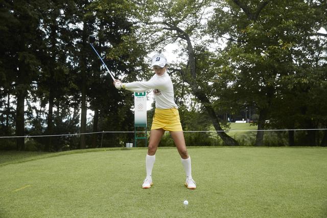 画像3: 美人女子プロ・川﨑志穂が自己分析。「私が“260ヤード”飛ばせる理由」