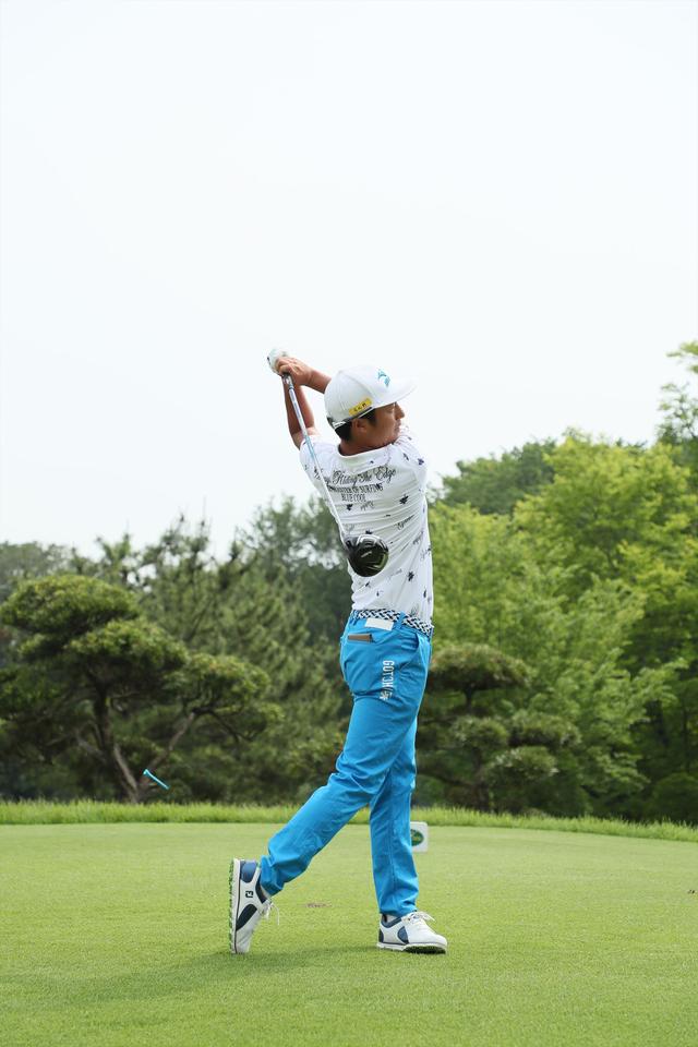 画像13: 「タメ過ぎない」のが強さの秘密! 小鯛竜也のゆるやかダウンブロー【勝者のスウィング】