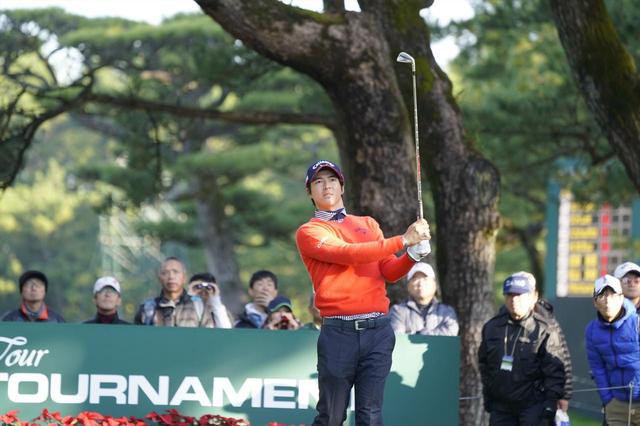 画像: 5戦連続の予選落ちのあと「ダンロップフェニックス」で決勝ラウンドへ進出し27位タイでフィニッシュ。続くカシオワールドオープンでも見事に予選を通過した