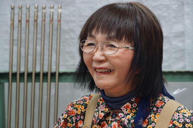 画像: 30年以上カーボンシャフトの製造に関わる橋本昌枝さん