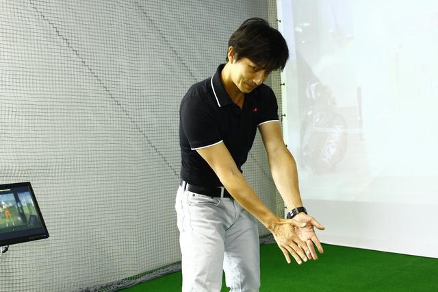 画像2: 初心者さんにはクラブを握るまえに“体の動き”を教えてあげる