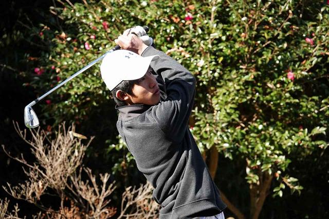 画像: プロに混じり2アンダー6位と健闘した高校一年生の中川拓海選手