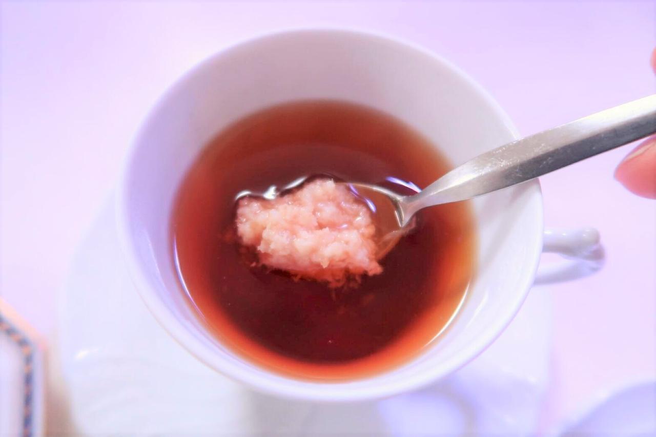 画像: ティスプーン1杯の生姜をイン!