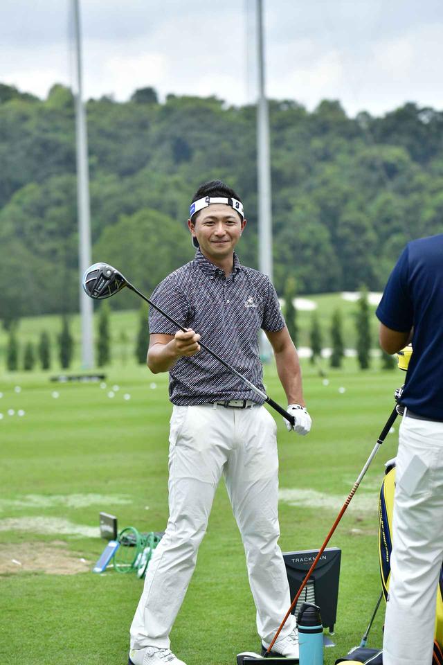 画像: ソニー・オープンinハワイから連戦でシンガポール入りした片岡大育はドライバーをテスト中