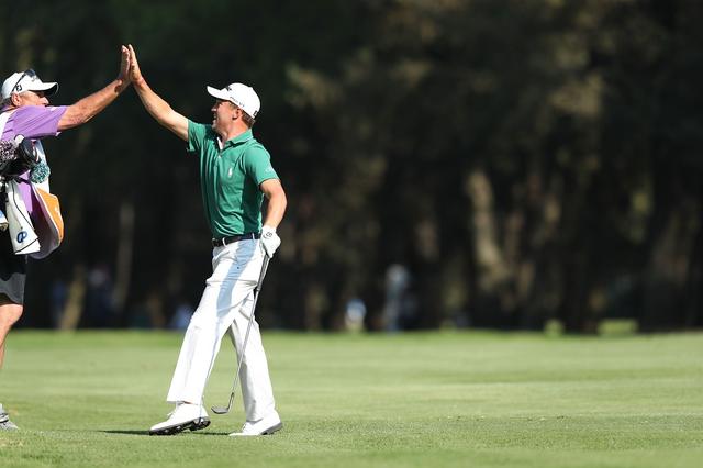 画像: 18番ホールでスーパーショットをねじ込んだジャスティン・トーマス(写真:2018年WGCメキシコ選手権)