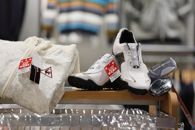画像: 「AGO」限定商品の試着や受け取りも可能。オンラインショップと連動した新しい取り組みだ