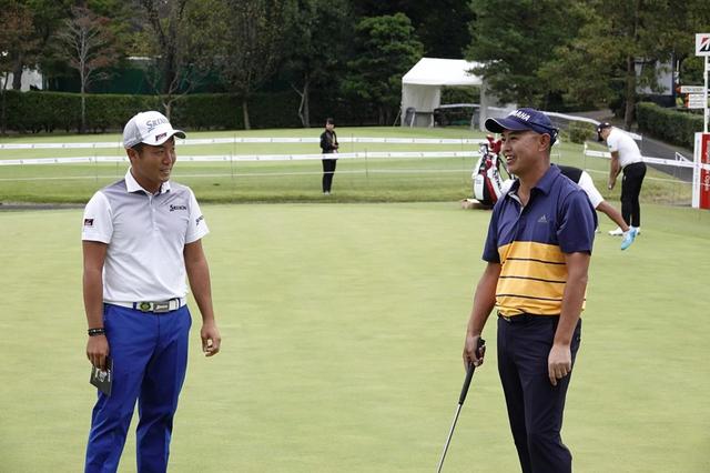 画像: 日本オープンでキャリア初優勝を果たした稲森(写真左)に続き、今平も今季初勝利。谷口を慕う若手プロたちの優勝が続いている