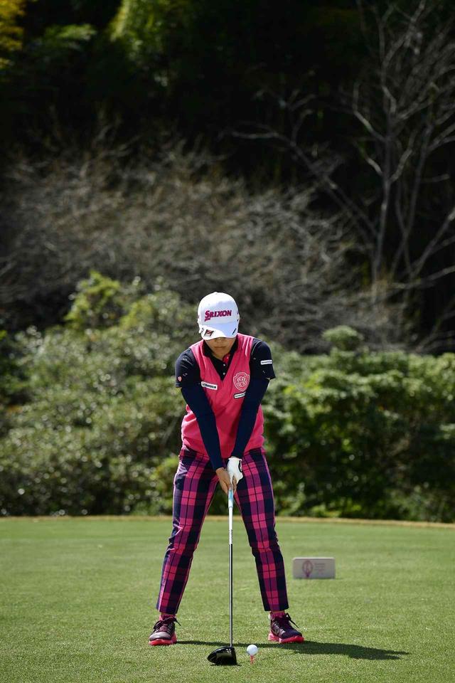 画像: 勝みなみのドライバー連続写真（写真/2018年のヤマハレディースオープン葛城） - 勝みなみのドライバー連続写真（正面） - みんなのゴルフダイジェスト
