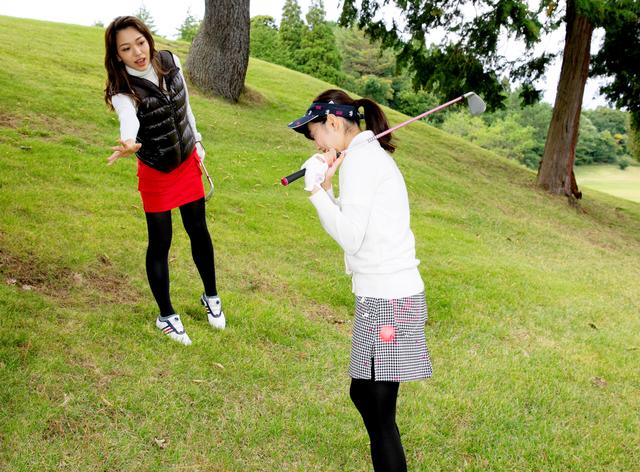 画像: ポコ……! 「体にボールが当たっちゃった!」「大丈夫? でも、次って何打目になるんだっけ…?」