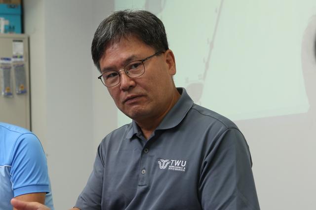 画像: バイオメカニクス(生体力学)の研究をするヤン・フー・クォン教授(撮影/野村知也)