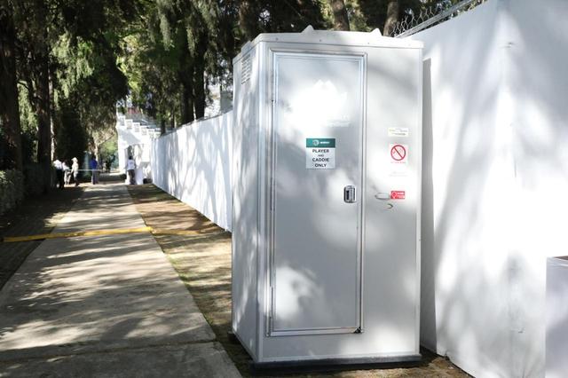 画像: 選手も関係者も、トイレの場所の確認は欠かせない