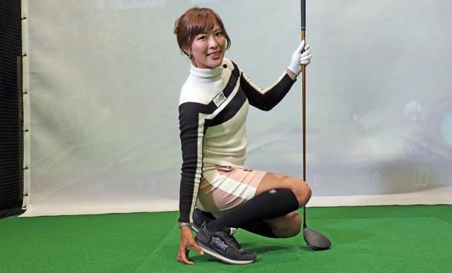 画像: 丁寧でわかりやすいレッスンで評判の小澤美奈瀬。ヘッドスピードは50m/sを超える