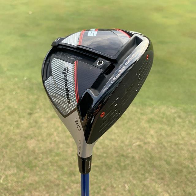 画像: 1か月前から使用しているというテーラーメイド「M5」ドライバー