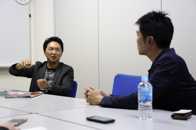 画像: 6度マスターズでバックを担いだ進藤大典氏がコースの難しさを話してくれた