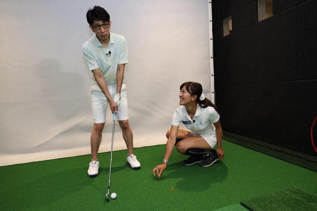 画像: 飛球線方向にティペグを置き、その間にボールを通すように振ってみよう