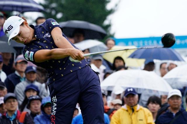 画像: ズバッと振り抜くスウィングで、実力者イ・ミニョンに追いつき、ついには優勝をつかんだ(撮影/岡沢裕行)