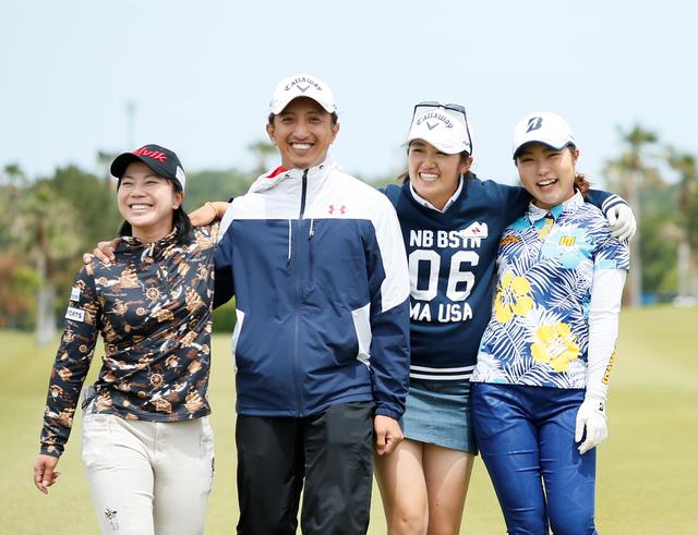 画像: 左から下川めぐみ、奥嶋誠昭、稲見、高橋彩華の“チーム奥嶋”の面々