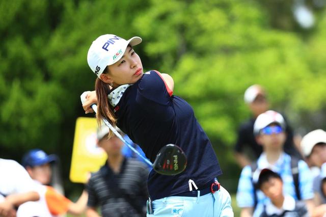 画像: “攻めるプレーをする”という行動目標を立て、試合に臨んだ渋野。それがメンタルを強くしたひとつの要因なのかもしれない(写真は2019年のリゾートトラストレディス 撮影/大澤進二)