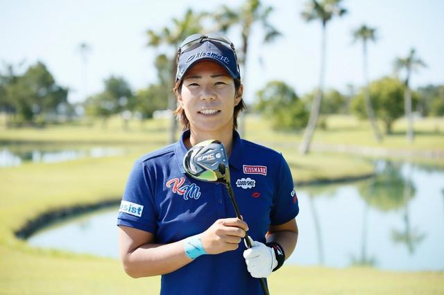 画像: 穴井といえば豪快なドライバーショットだが、パターも上手い。今年は最終日のスコアもツアートップクラスとなり、穴がない(写真は2019年のリゾートトラストレディス 撮影/小林司 ※以下同)