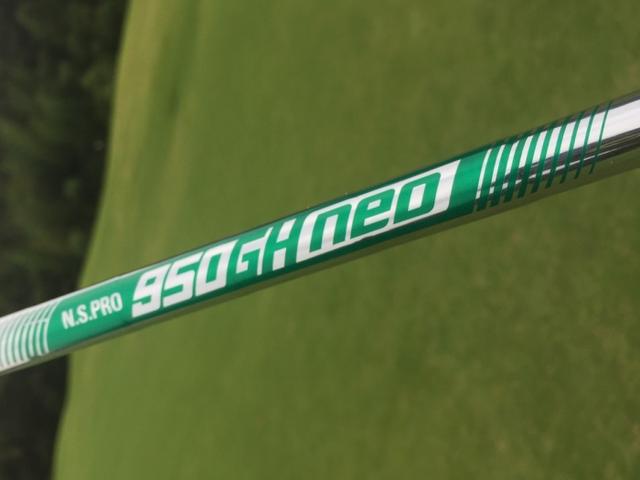 画像: 2019年秋の各社ニューアイアンに採用されている注目のシャフトが『N.S.PRO 950GH neo』。手元から中間部の剛性が高まっており、ミッド〜ラージサイズの飛び系アイアンの高い慣性モーメントをしっかりサポートする