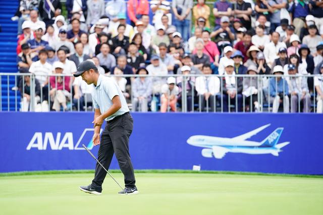 画像: 首位から最終日をスタートしたものの、18番のバーディパットを決めきれず、プレーオフの末破れた時松