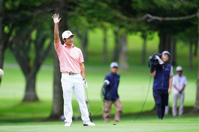 画像: 上がり4ホールを連続バーディでプレーオフに進出した嘉数光倫