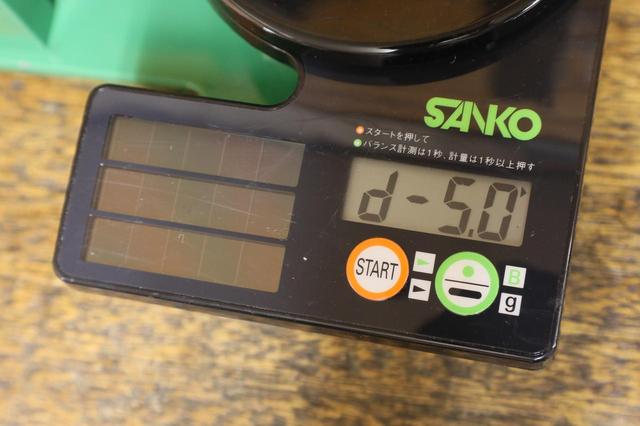 画像: 工房にはクラブのバランスを計れる機器がおいてあるので自分のクラブのバランスが気になる人はぜひ工房で計ってみてもらおう