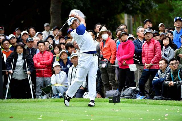 画像: 松山は同大会の初日何度もドローボールを打っていた。本人も手ごたえを感じているようだ