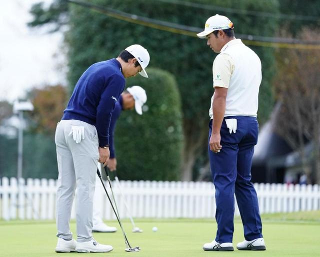 画像: パター練習場では石川遼と松山英樹が会話している姿もみられた