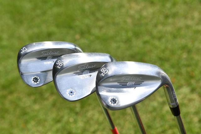画像: PGAツアー選手などに見られる「52度、56度、60度」のウェッジセッティング。アマチュアには56度のサンドウェッジが扱いやすい(撮影/増田保雄)
