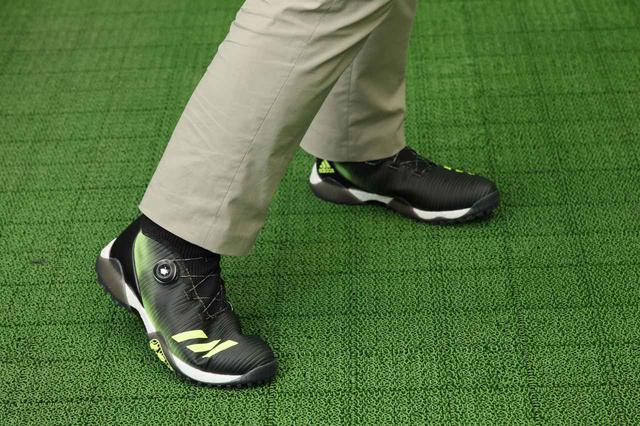 画像: 試履きでスウィングしてみれば性能を感じることができるはず！　ツイートキャンペーンにもぜひ応募しよう