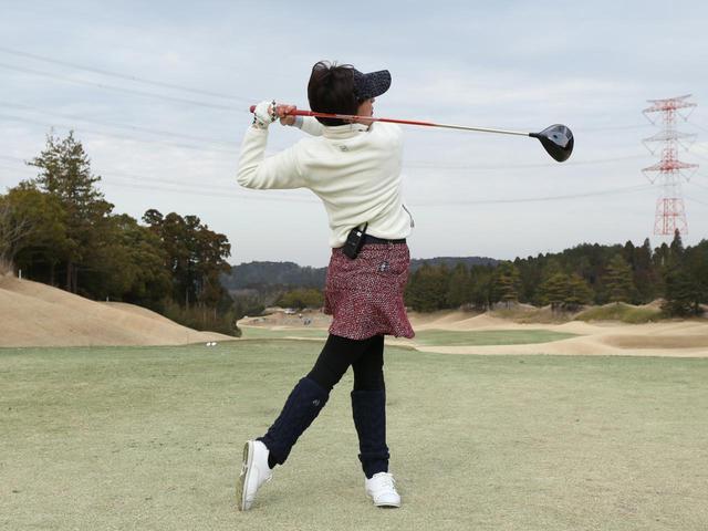 画像: 飛ばしで大事なのはフィニッシュまで振り切ることだと小澤