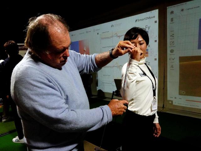 画像: 続いて、前腕と二の腕の長さを比較