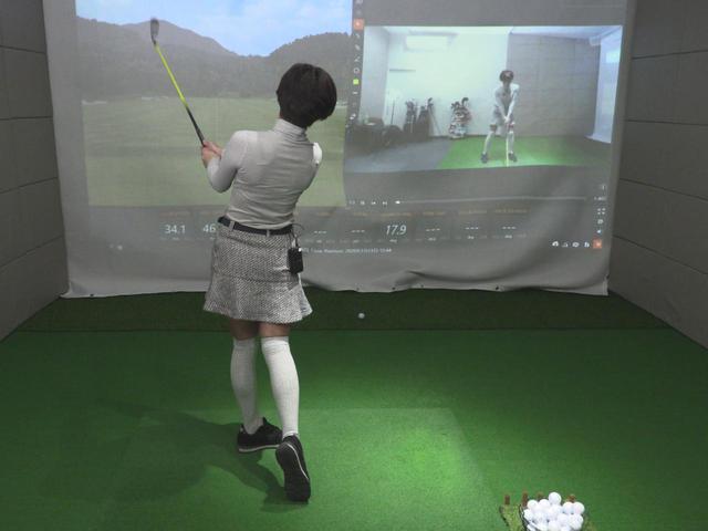 画像: 多くのインドア練習場でも弾道計測器が導入されている